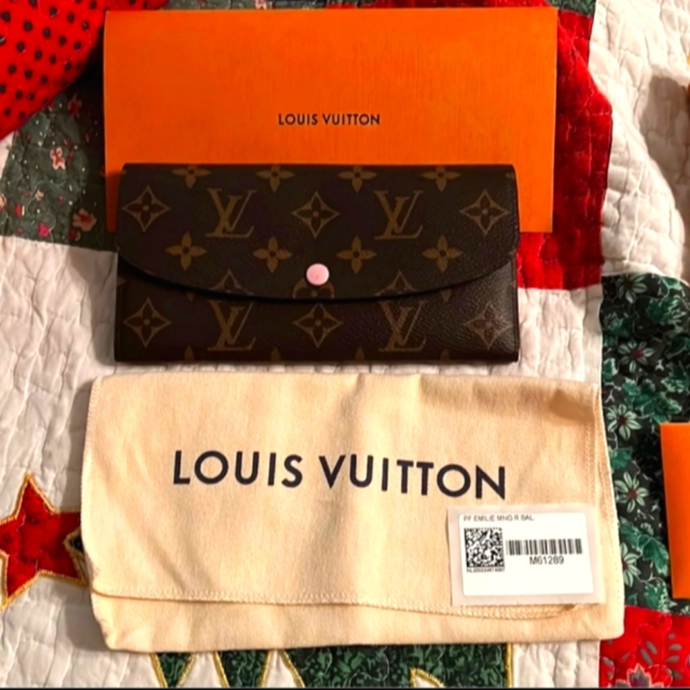 Louis Vuitton Emilie Wallet